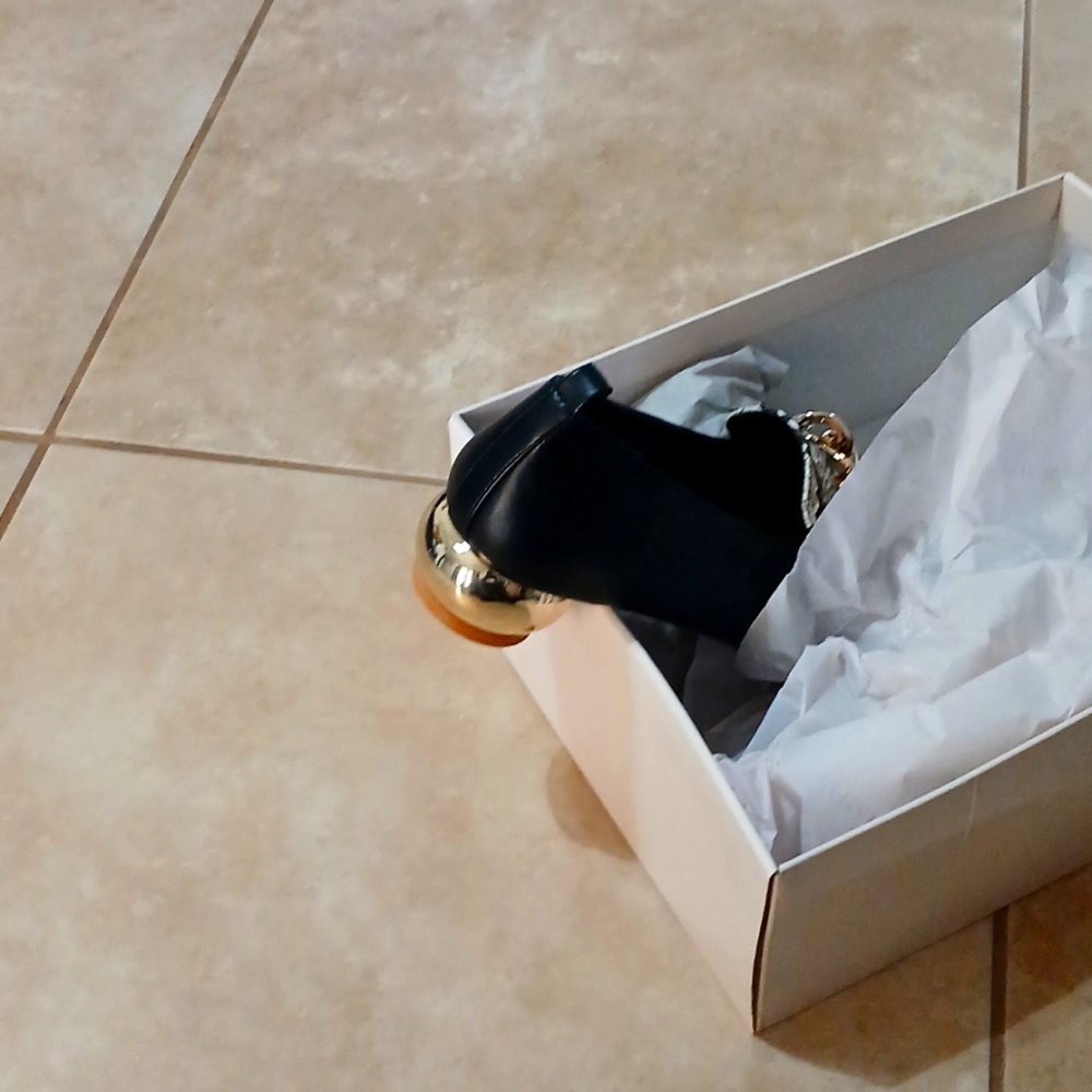Shoe